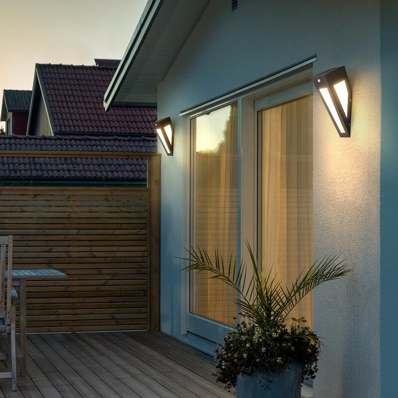 現代のソーラーウォールライト屋外ガーデンウォールランプ防水電気人体センサー壁照明中庭ポーチライト